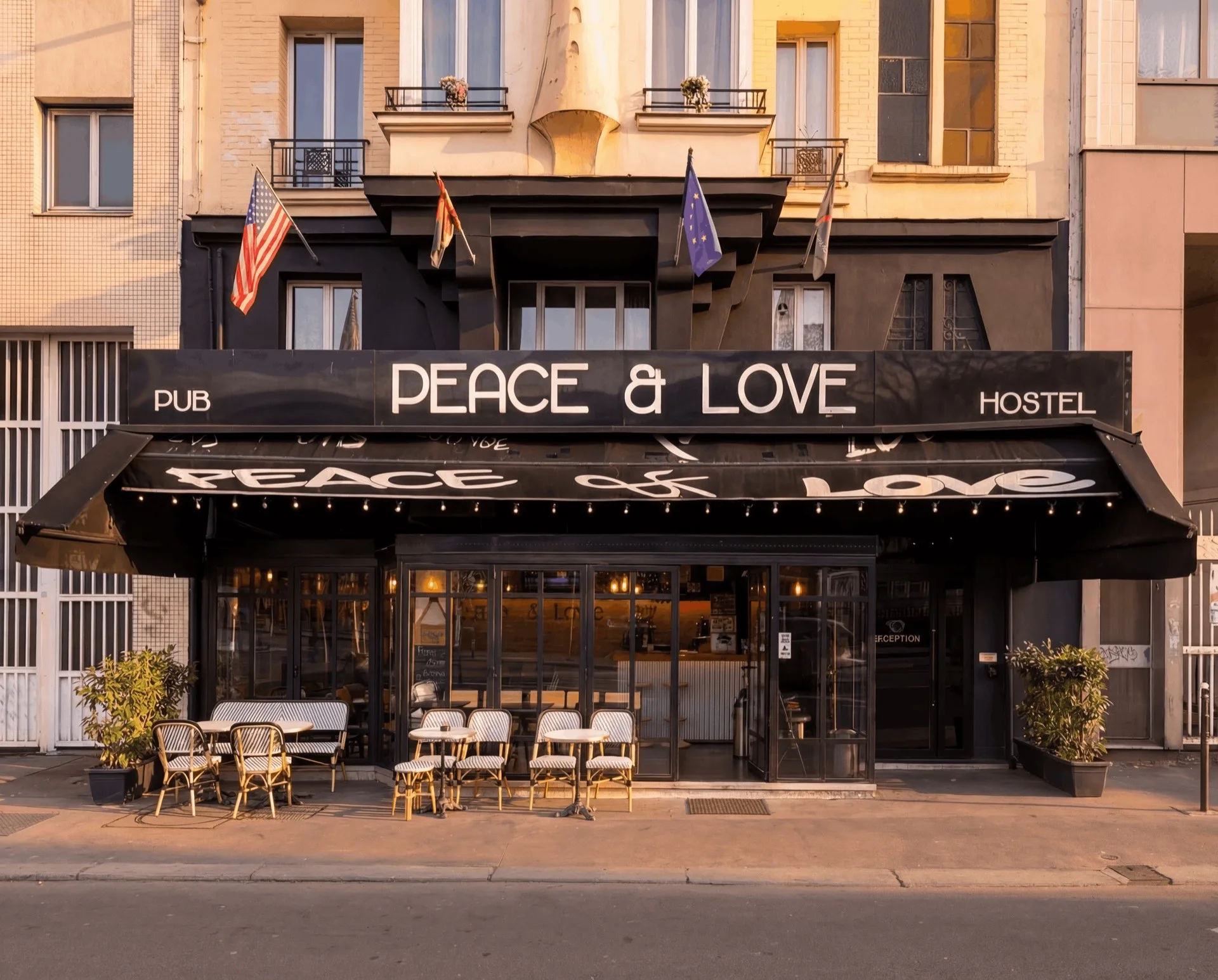 Façade Peace & Love Hostel